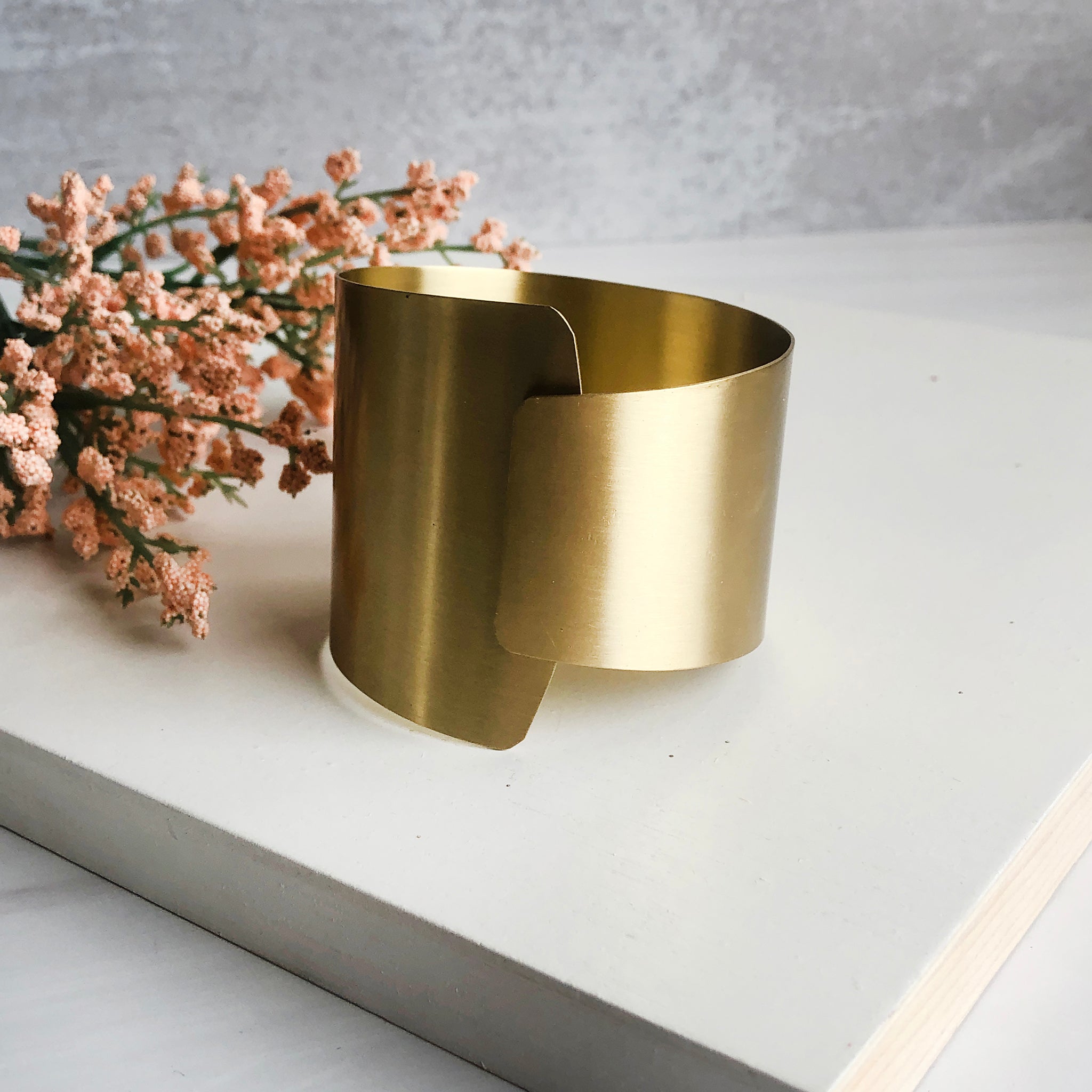 Thick gold cuff bracelet hot sale